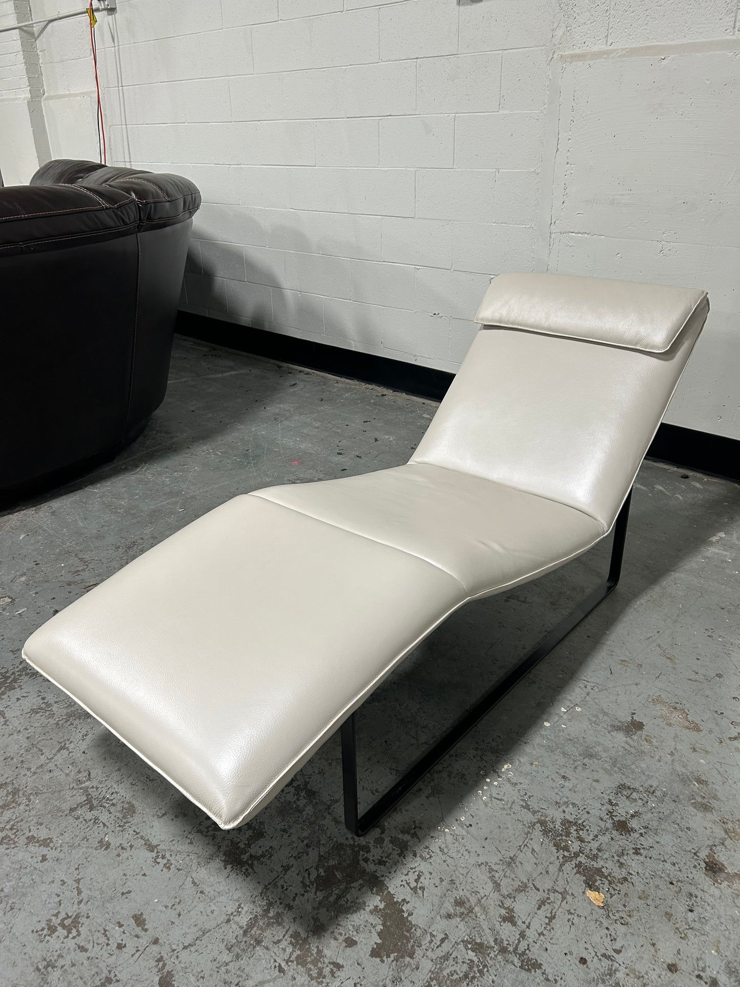 Chateau d’Ax Sky Grey Leather Chaise Lounge