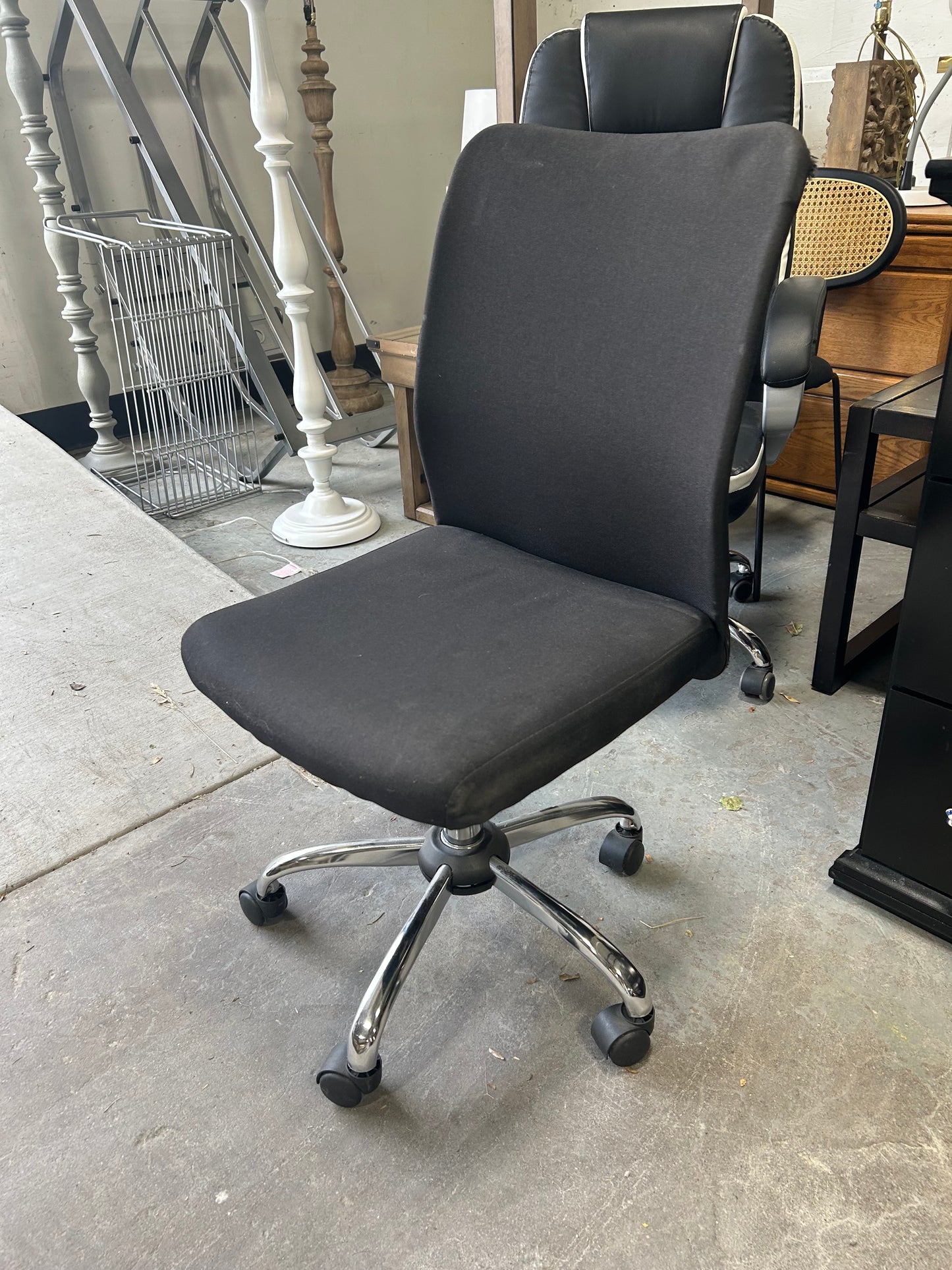 Black Adjustable Height Office Chair