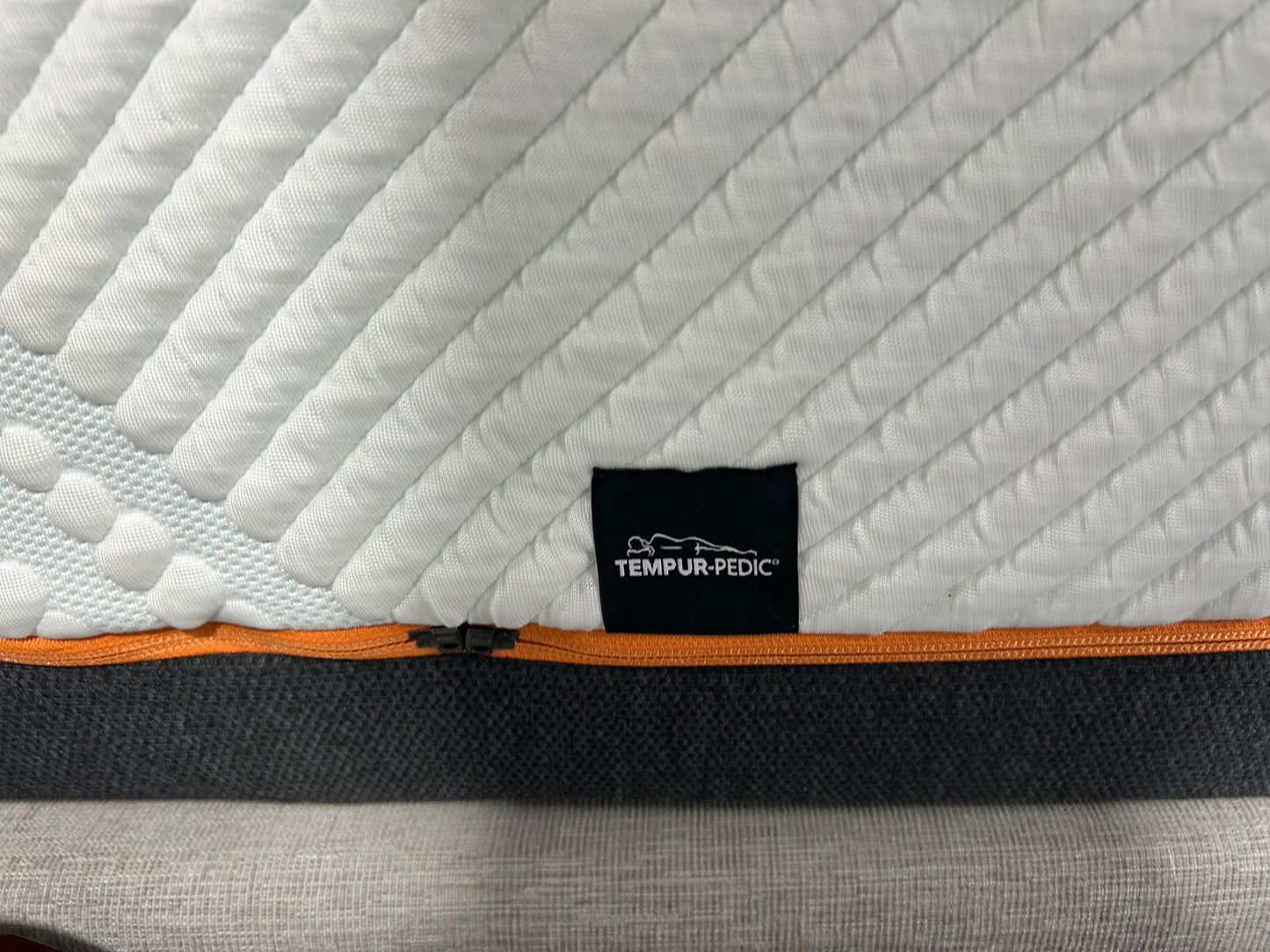 LIKE-NEW Tempur-Pedic Pro Adapt King Mattress