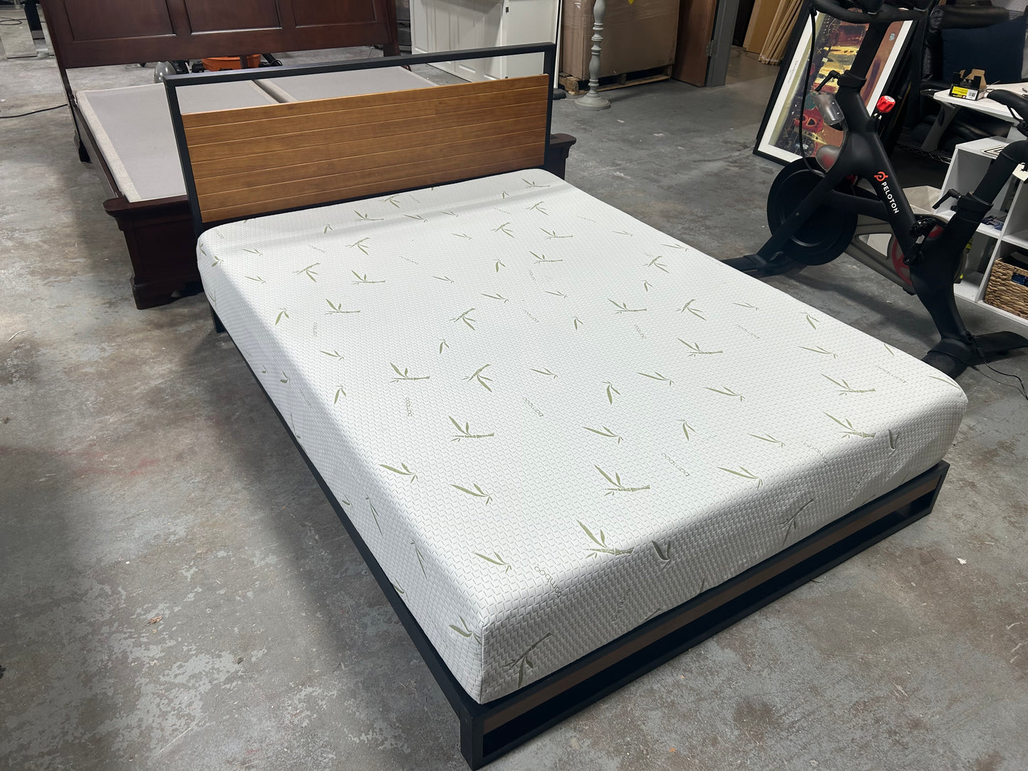 Contemporary Queen Bed Frame w/Bamboo Mattress