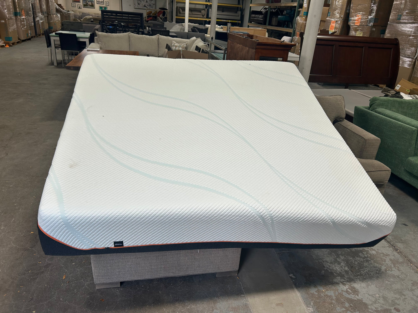 LIKE-NEW Tempur-Pedic Pro Adapt King Mattress