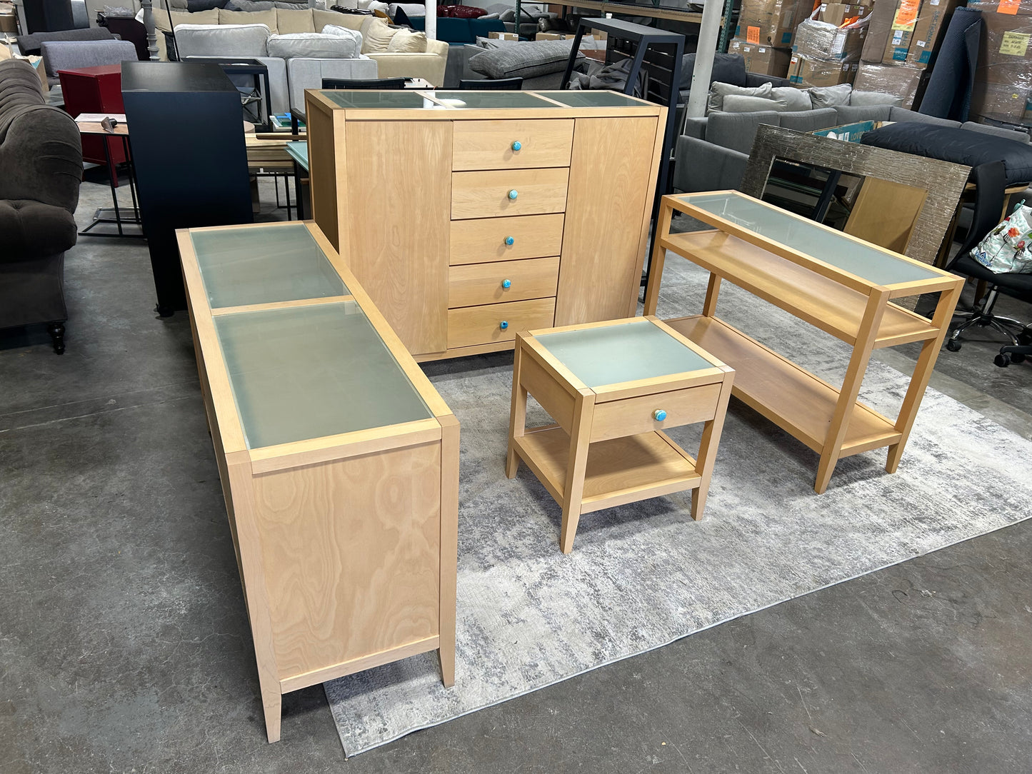 COMPLETE Baronet Natural Wood Bedroom Set w/King Bed Frame