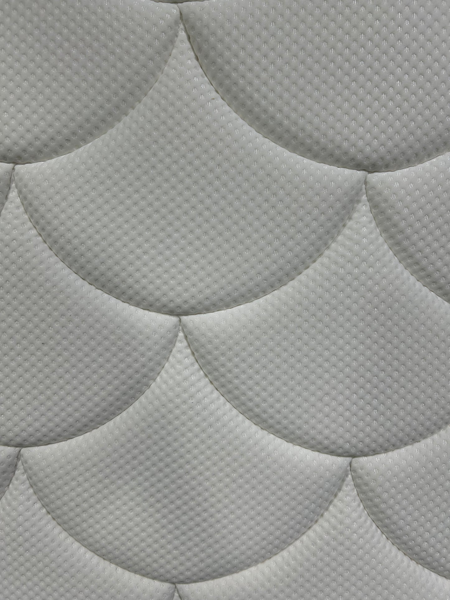MINT CONDITION DreamCloud Classic Memory Foam Queen Mattress
