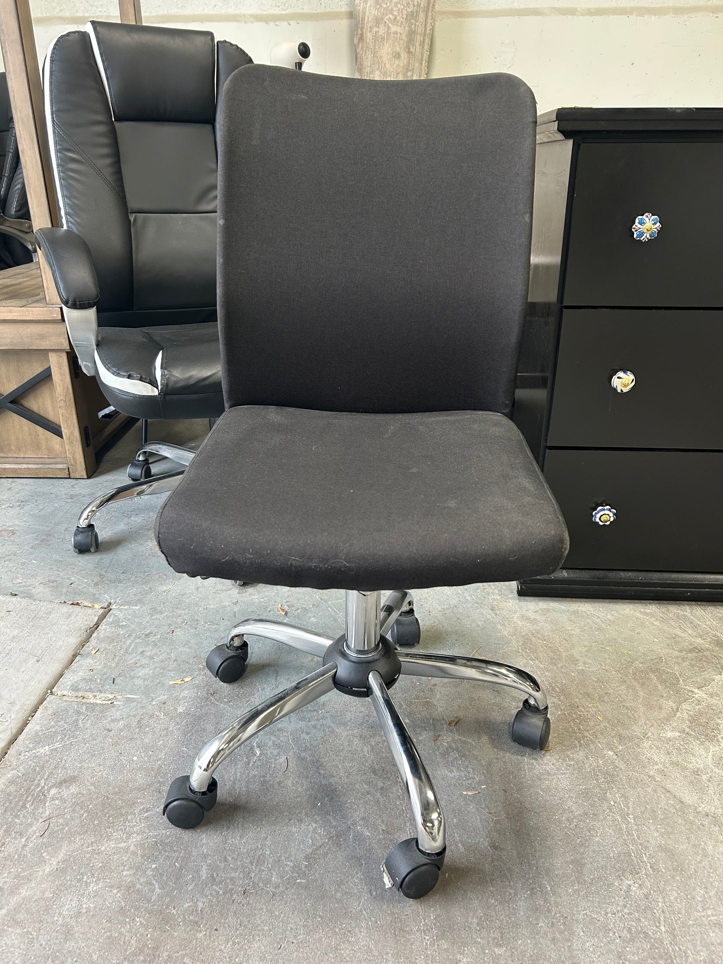 Black Adjustable Height Office Chair