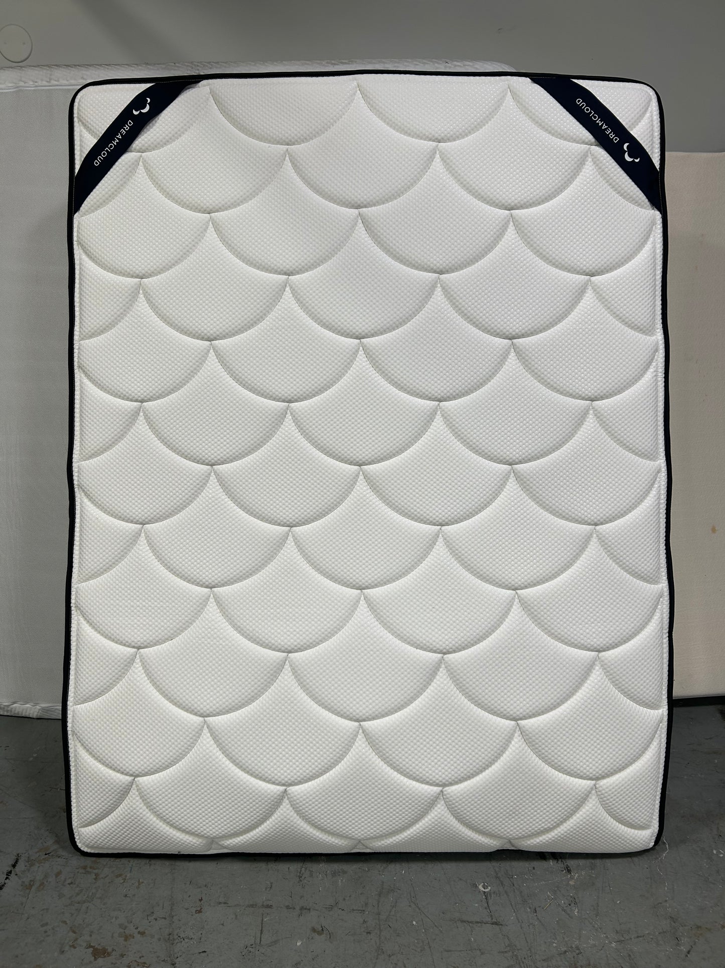 MINT CONDITION DreamCloud Classic Memory Foam Queen Mattress
