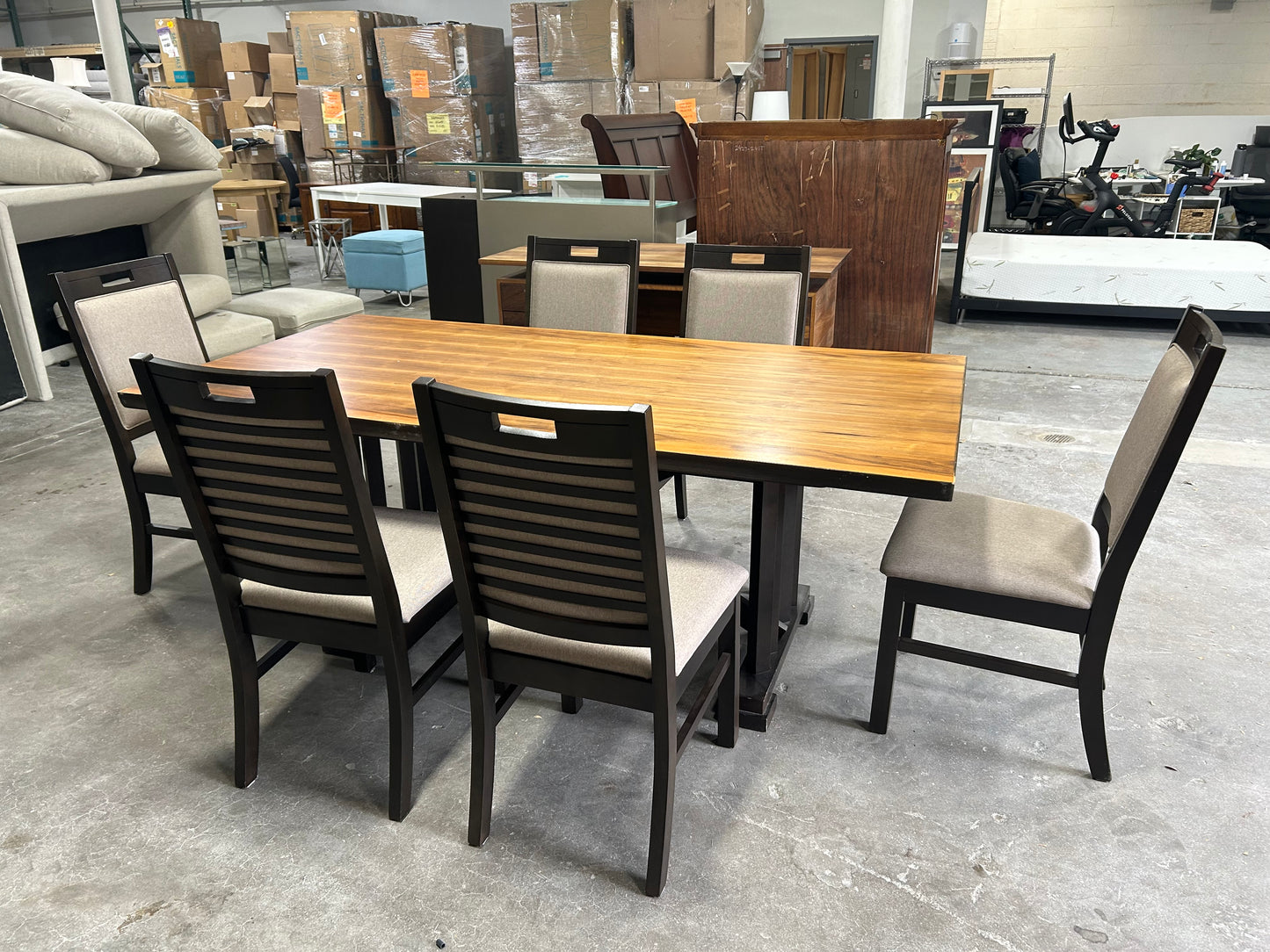 Urban Styles Furniture 7-Pc Wooden Dining Set
