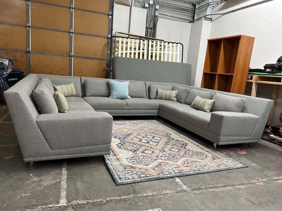 Large U-Shaped Gray Scandinavian Designs Sectional