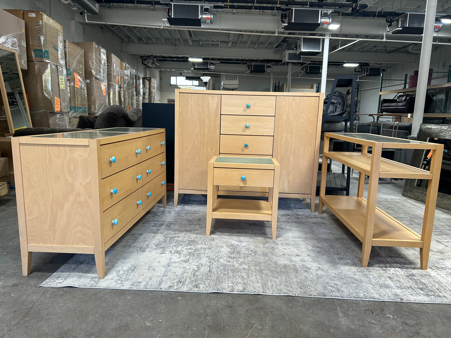 COMPLETE Baronet Natural Wood Bedroom Set w/King Bed Frame