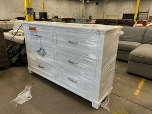 Universal Broadmoore Rose 6 Drawer Dresser