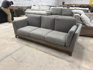 Article 83” Ceni Sofa