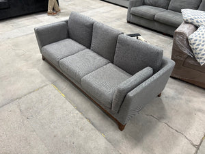Article 83” Ceni Sofa