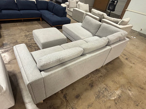 Gray Sectional w/ Ottoman