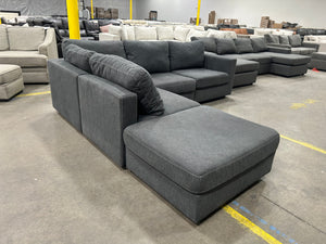 Ashley Modular Sectional w/Ottoman