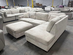 Thomasville Artesia Fabric Sectional (Cream)