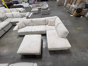 Thomasville Artesia Fabric Sectional (Cream)