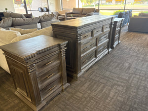 Bed Set (Dresser, Nightstands, Bedframe)
