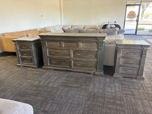 Bed Set (Dresser, Nightstands, Bedframe)