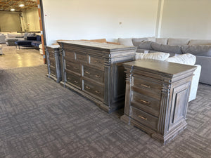 Bed Set (Dresser, Nightstands, Bedframe)