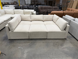 Thomasville Fallon Modular Sectional 6-piece Cream with Ottoman