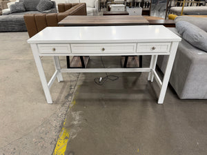 White Desk with usb ports