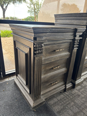 Set of 2 Nightstands