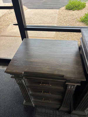 Set of 2 Nightstands