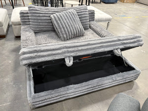 Wills Oversized Chair - Gray