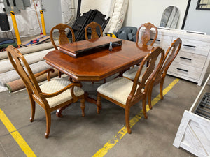 Elegant Traditional Cherry Wood Dining Table Set w/ 6 Chairs