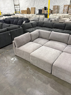 ThomasVille Fallon 6 Pc Sectional