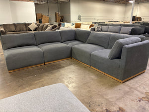 Henredon 6-Piece Fabric Sectional – Gray