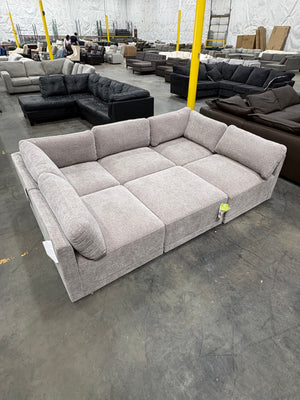 ThomasVille Fallon Sectional - Gray