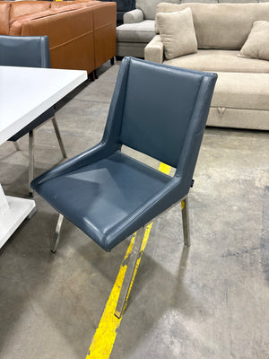 Dining Table with 4 Zuri Chairs