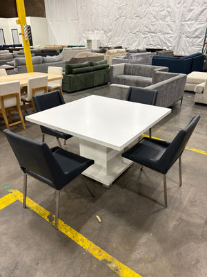 Dining Table with 4 Zuri Chairs