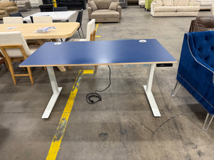 Fully Jarvis Electric Adjustable Height Standing Desk