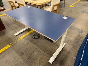Fully Jarvis Electric Adjustable Height Standing Desk