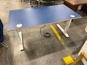 Fully Jarvis Electric Adjustable Height Standing Desk