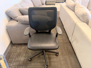 Black Ergonomic Mesh Office Chair — Rolling Task Chair
