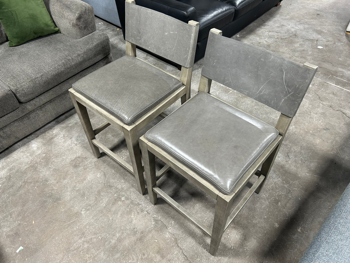 RH Counter Height Gray Saddle Leather Barstool Set