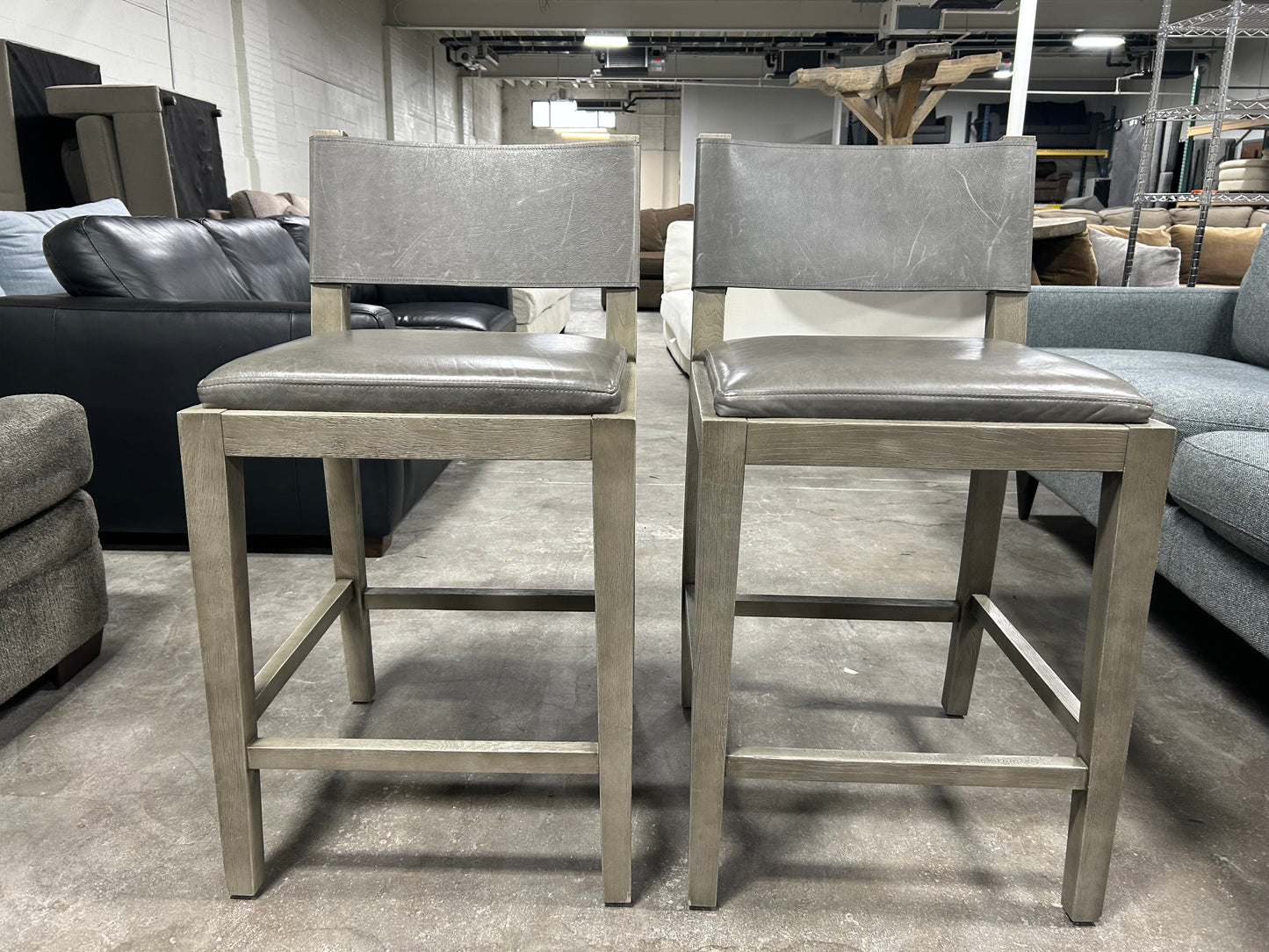 RH Counter Height Gray Saddle Leather Barstool Set