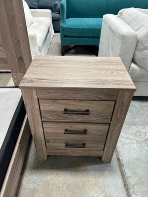 Ashley Queen Bedroom Set w/Nightstands & Box Spring