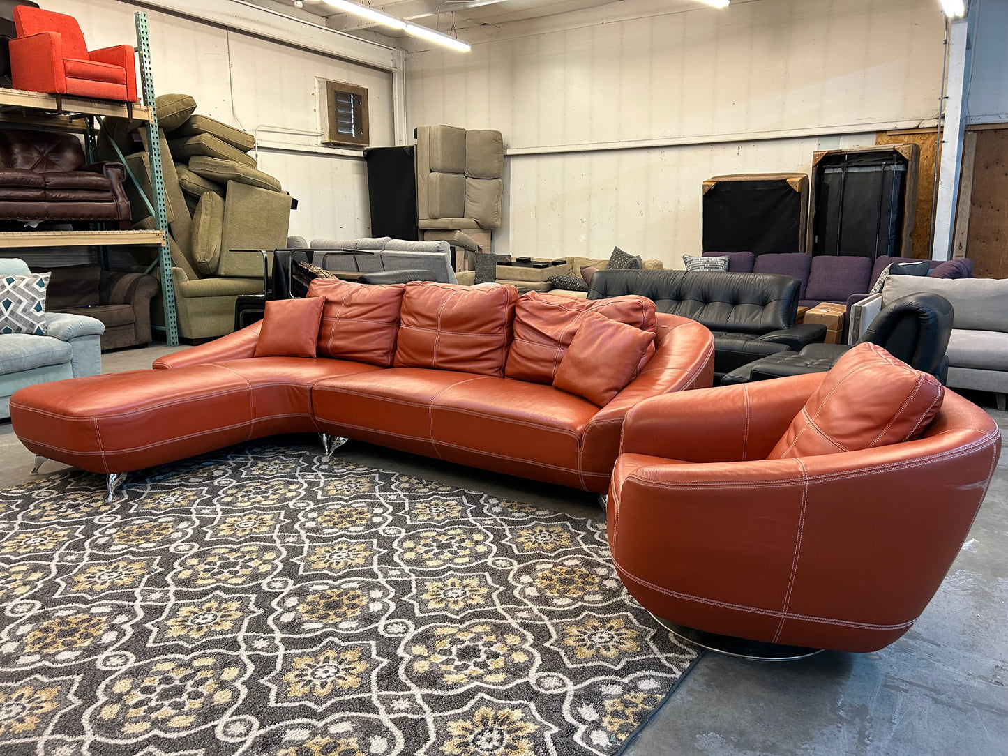 Zuri Furniture Orange Leather Lucy Sectional And Chair Set