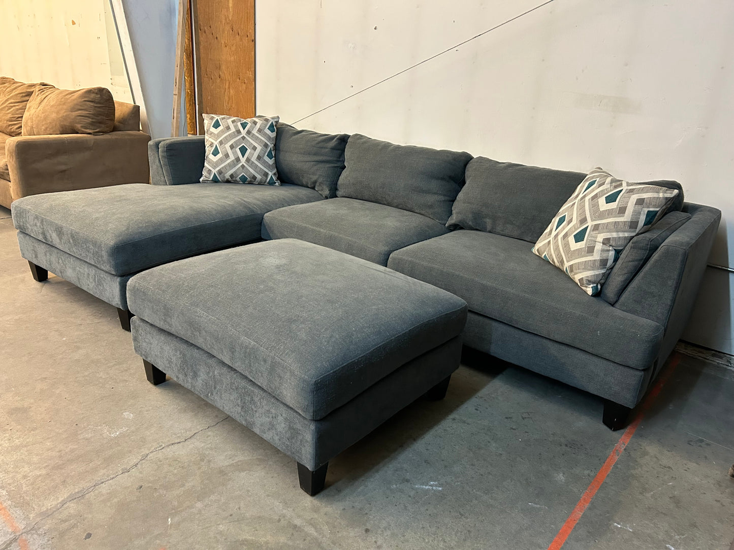 Modern Gray Chaise Sectional And Ottoman