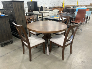 Bayside Furnishings Lathan 48” Round Dining Table & Chair Set