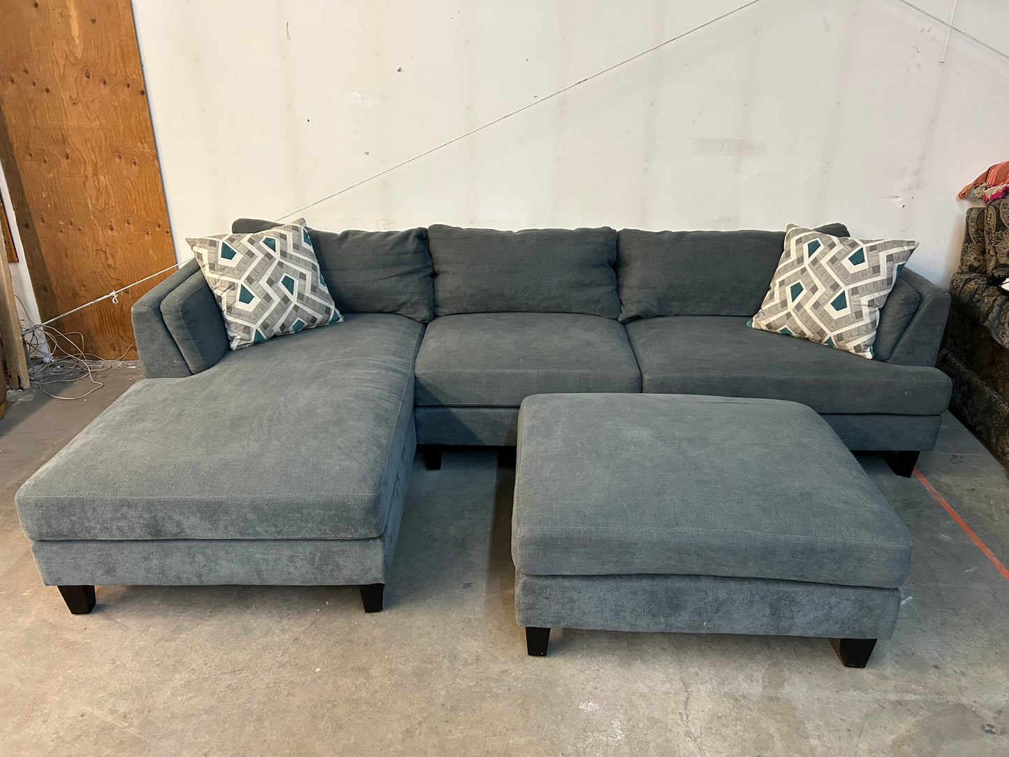 Modern Gray Chaise Sectional And Ottoman