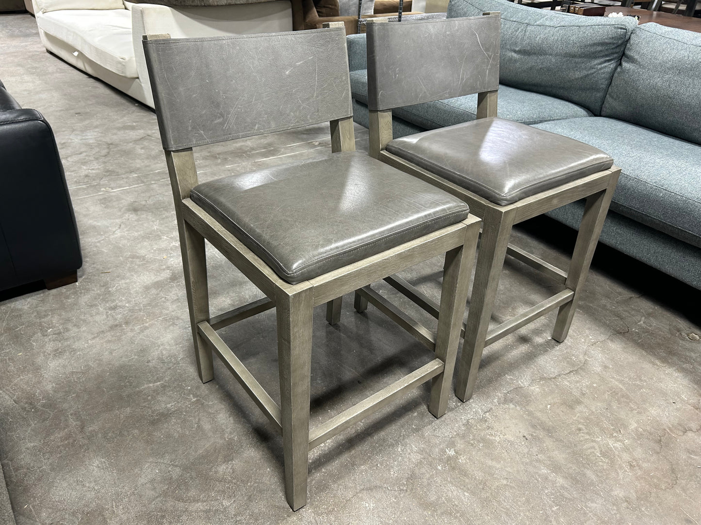 RH Counter Height Gray Saddle Leather Barstool Set
