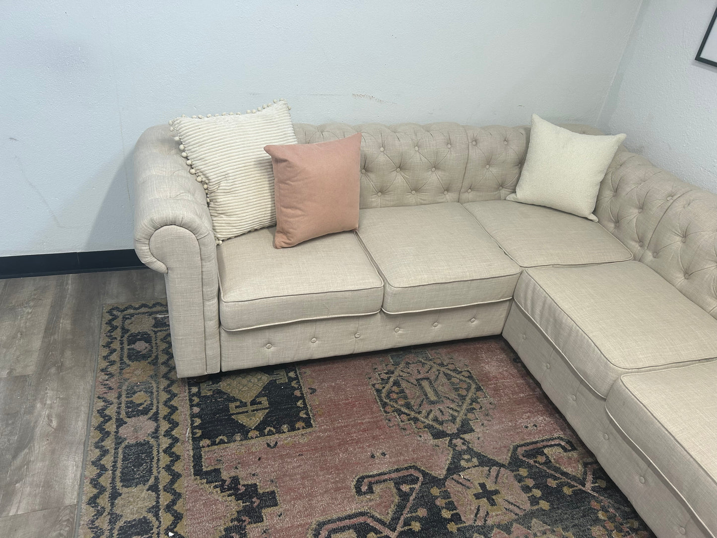 ELEGANT Beige L-Shaped Chesterfield Sectional