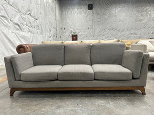Article 83” Taupe Ceni Sofa