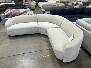 *New* Ontai Dolen 3-Piece Curved Fabric Sectional (Cream)