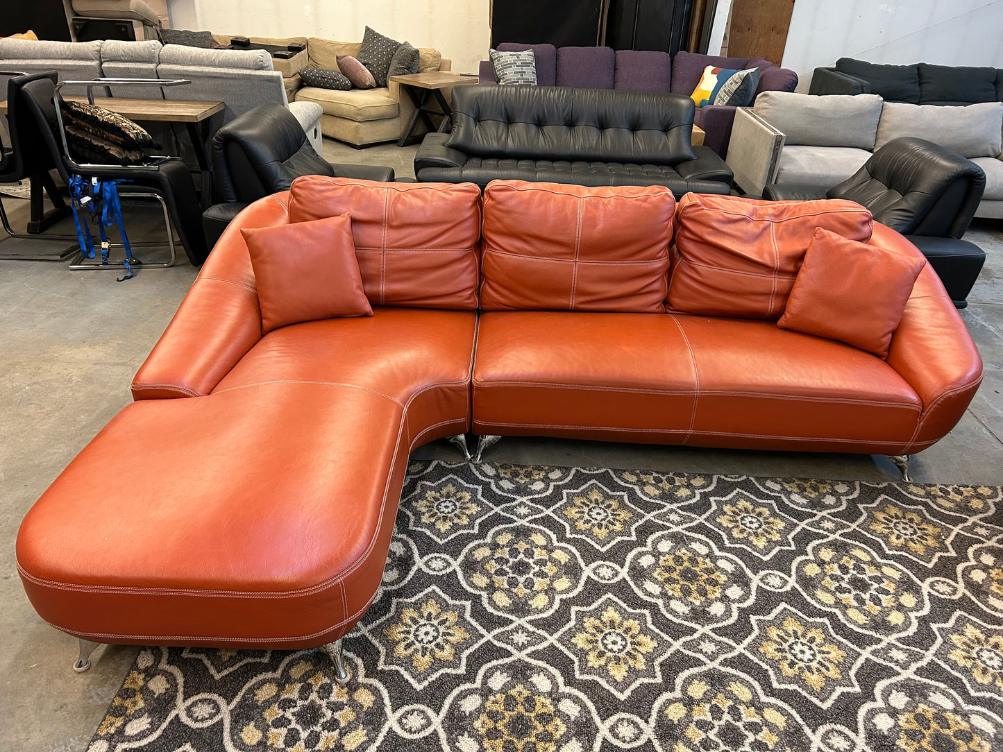 Zuri Furniture Orange Leather Lucy Sectional And Chair Set