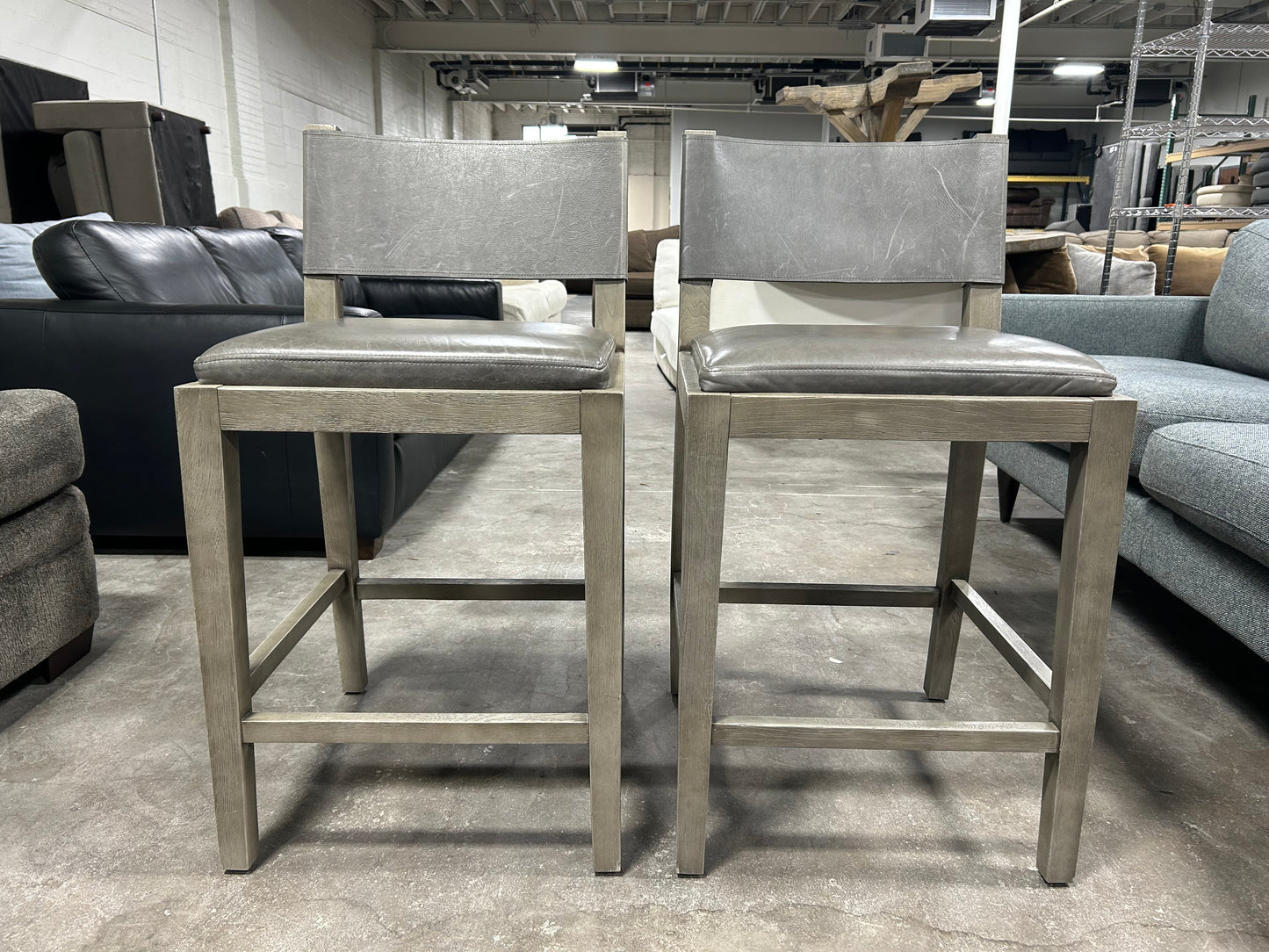 RH Counter Height Gray Saddle Leather Barstool Set